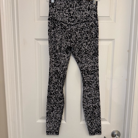 Like New lululemon Align™ High-Rise Pant 28" in Urban Block Ice - Picture 2 of 5